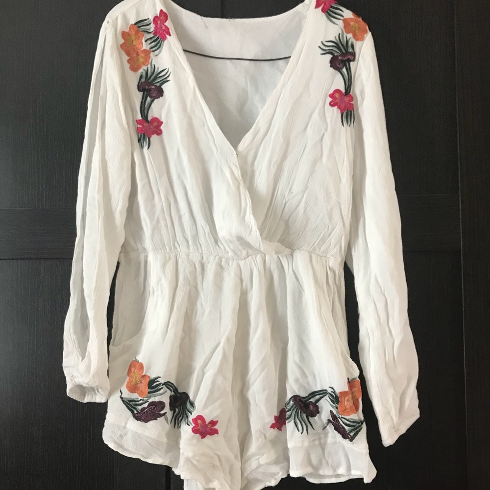 Boho open sleeve romper. Never been worn!